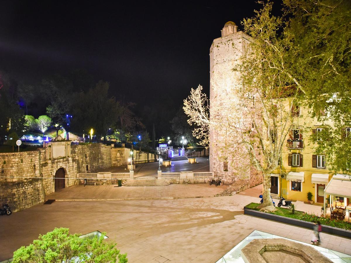 Luxury Colonna 4*, Center Penzión pre hostí 4*
