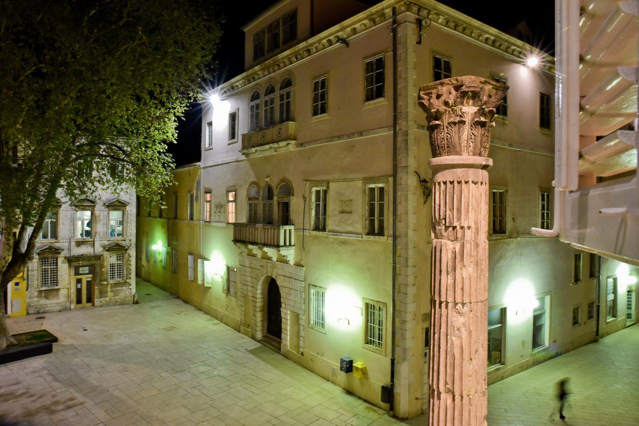 Luxury Colonna 4*, Center Penzión pre hostí Zadar