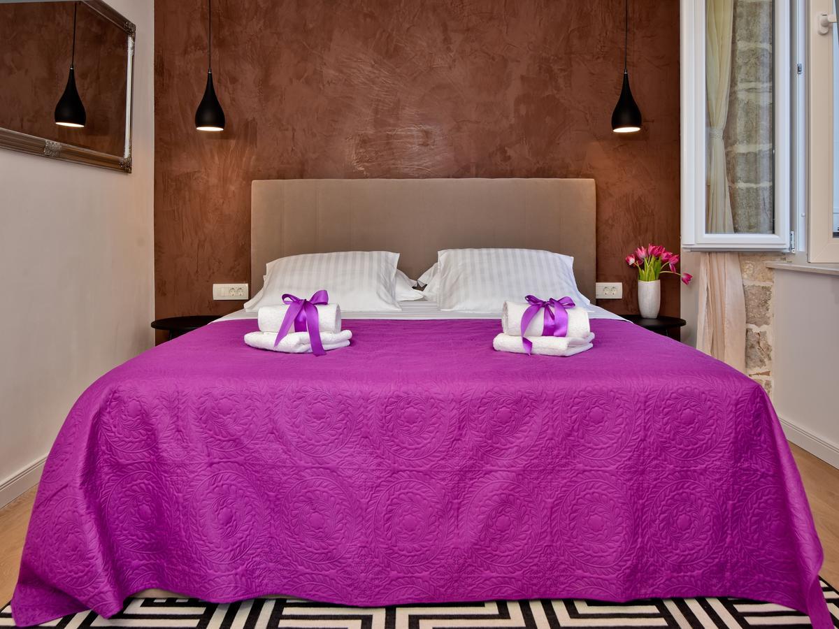 Luxury Colonna 4*, Center 4*